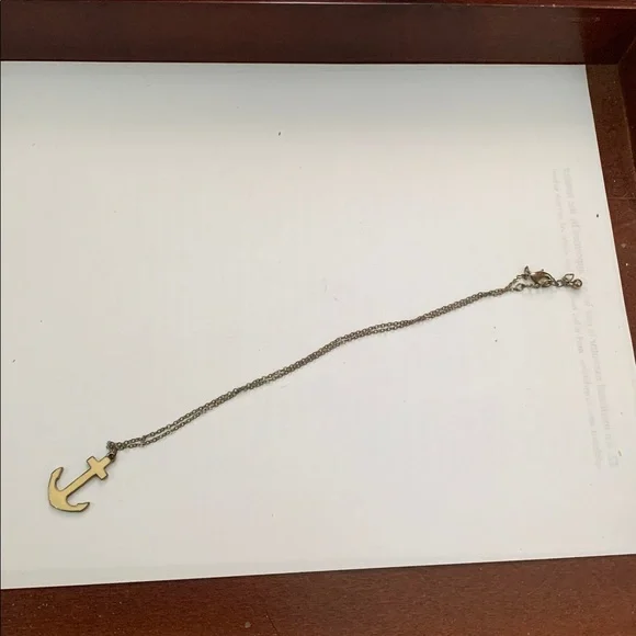 Vintage nautical cream colored enamel anchor on tarnished gold tone 16” chain - Picture 3 of 3